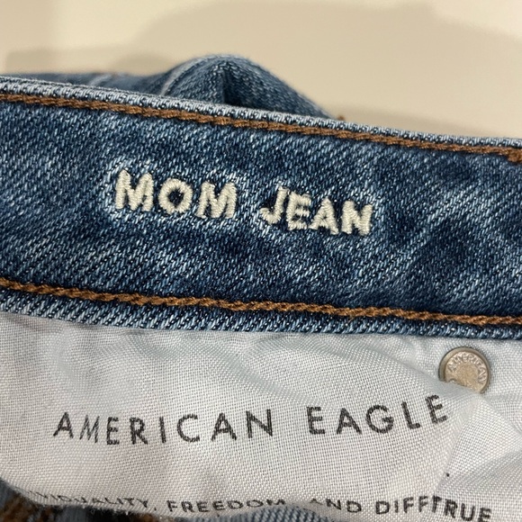 American Eagle Mom jeans - Picture 2 of 2